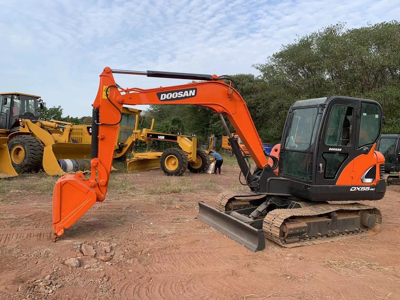 Excavator DOOSAN DX55: picture 1