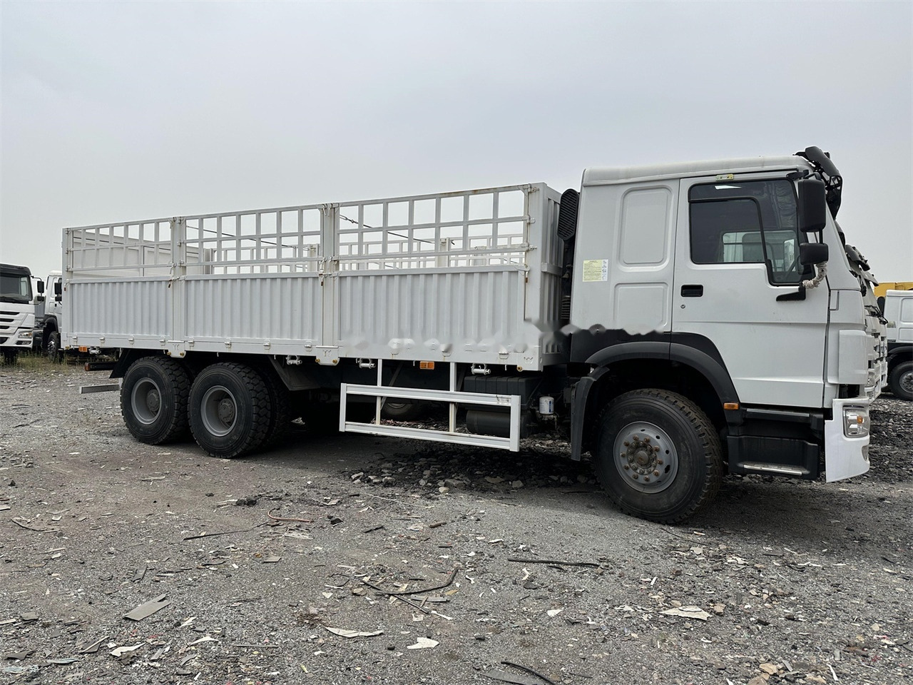SINOTRUK HOWO 371 Cargo truck - Livestock truck: picture 2 SINOTRUK HOWO 371 Cargo truck - Livestock truck: picture 2