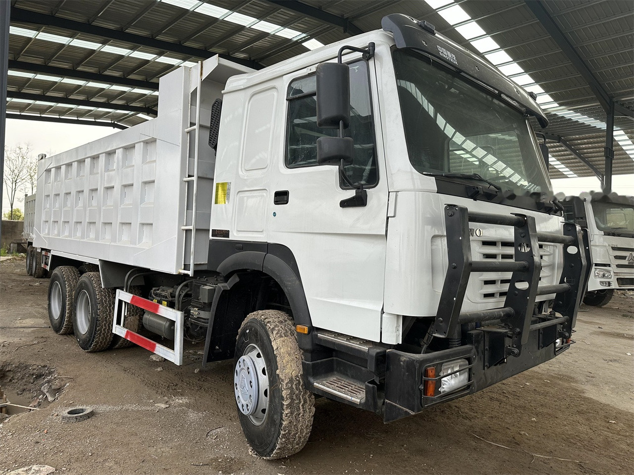 SINOTRUK HOWO 371 Dump Truck - Tipper: picture 2 SINOTRUK HOWO 371 Dump Truck - Tipper: picture 2