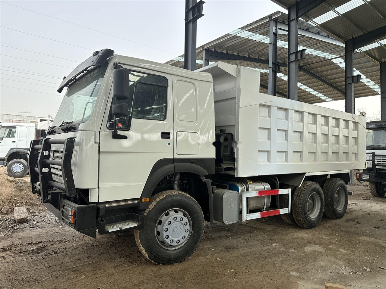 SINOTRUK HOWO 371 Dump Truck - Tipper: picture 3 SINOTRUK HOWO 371 Dump Truck - Tipper: picture 3
