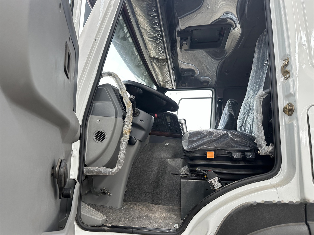 SINOTRUK HOWO 371 Dump Truck - Tipper: picture 5 SINOTRUK HOWO 371 Dump Truck - Tipper: picture 5