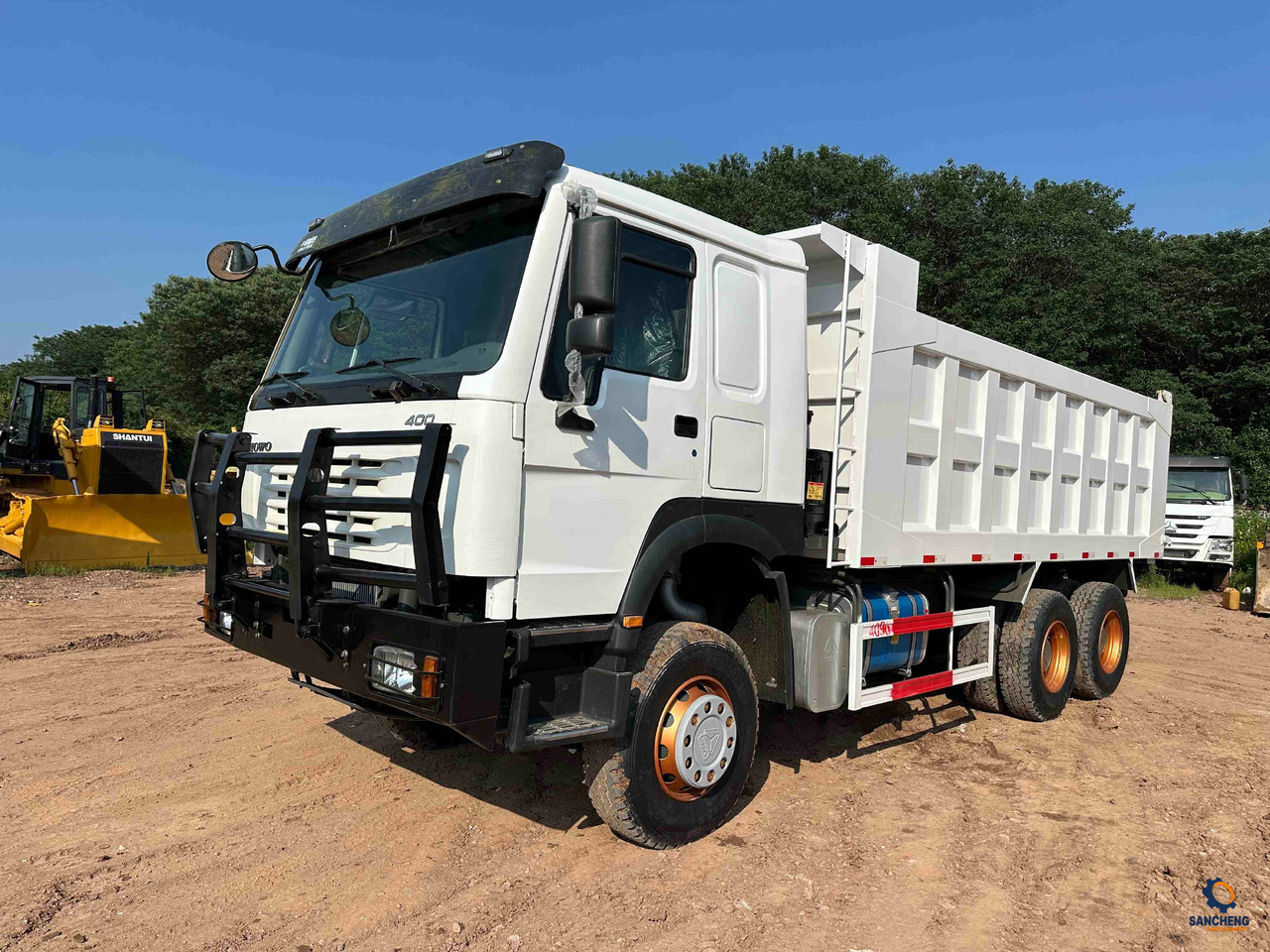 Sinotruk HOWO 400HP With Bumper 6X4 - Tipper: picture 2 Sinotruk HOWO 400HP With Bumper 6X4 - Tipper: picture 2