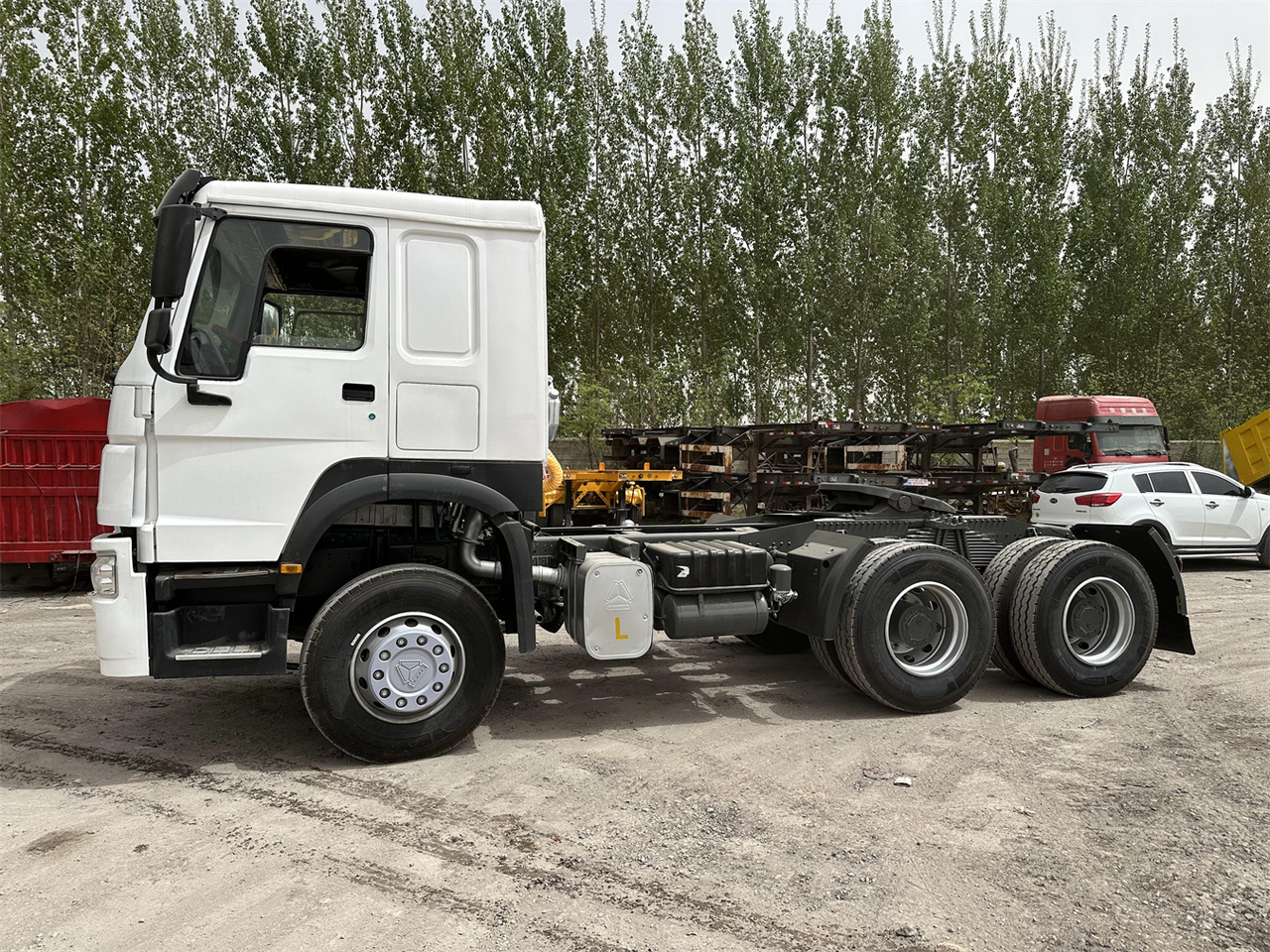 SINOTRUK Howo 371 Truck Head - Tractor truck: picture 5 SINOTRUK Howo 371 Truck Head - Tractor truck: picture 5
