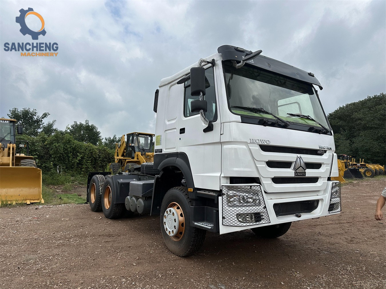 SINOTRUK Howo tractor unit 420hp - Tractor truck: picture 3 SINOTRUK Howo tractor unit 420hp - Tractor truck: picture 3