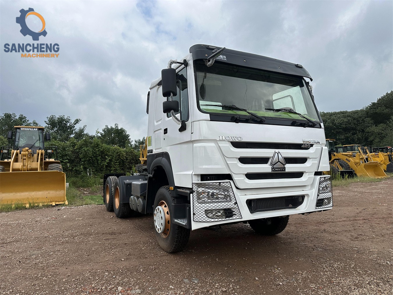 SINOTRUK Howo tractor unit 420hp - Tractor truck: picture 1 SINOTRUK Howo tractor unit 420hp - Tractor truck: picture 1