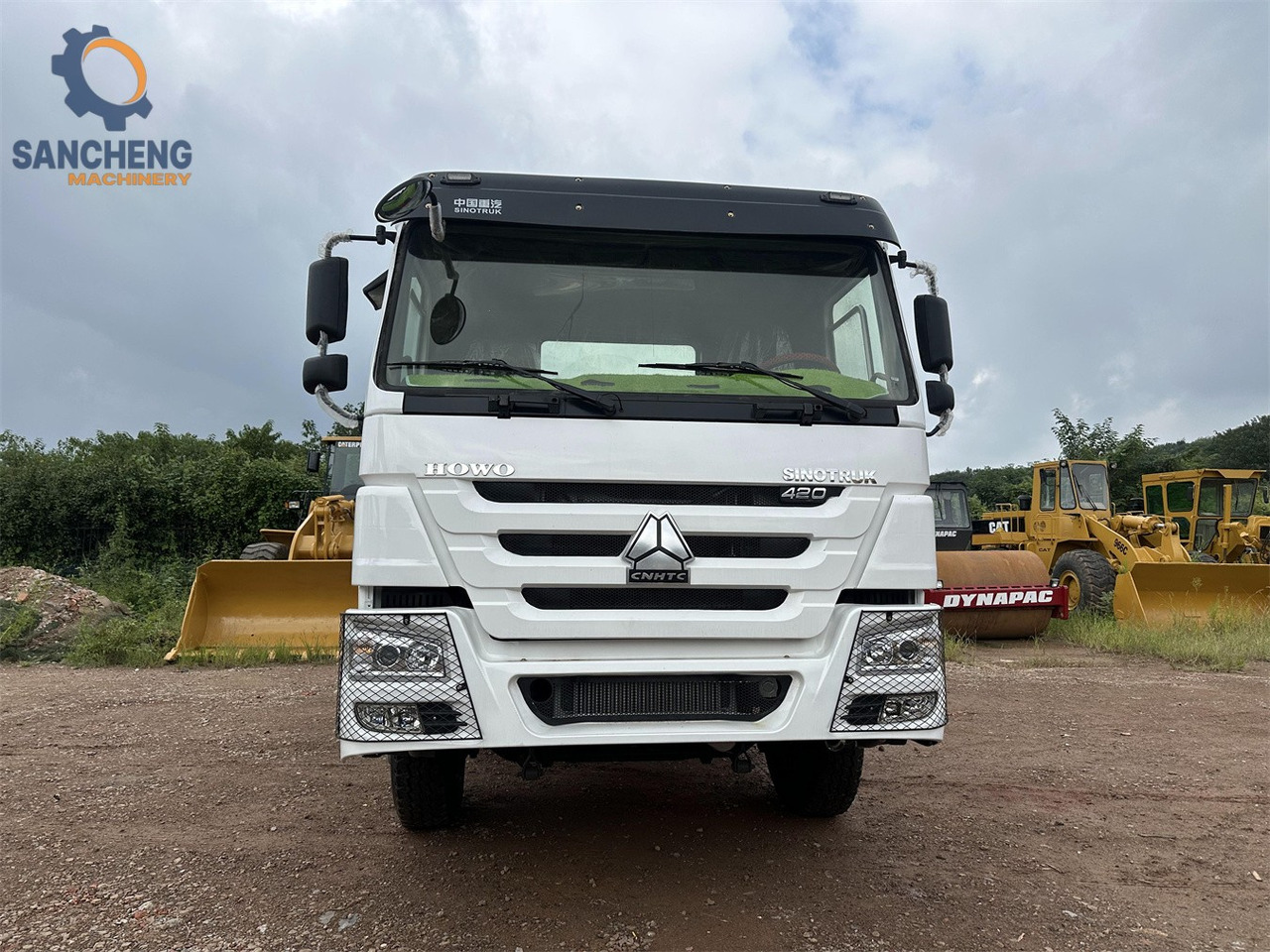 SINOTRUK Howo tractor unit 420hp - Tractor truck: picture 4 SINOTRUK Howo tractor unit 420hp - Tractor truck: picture 4