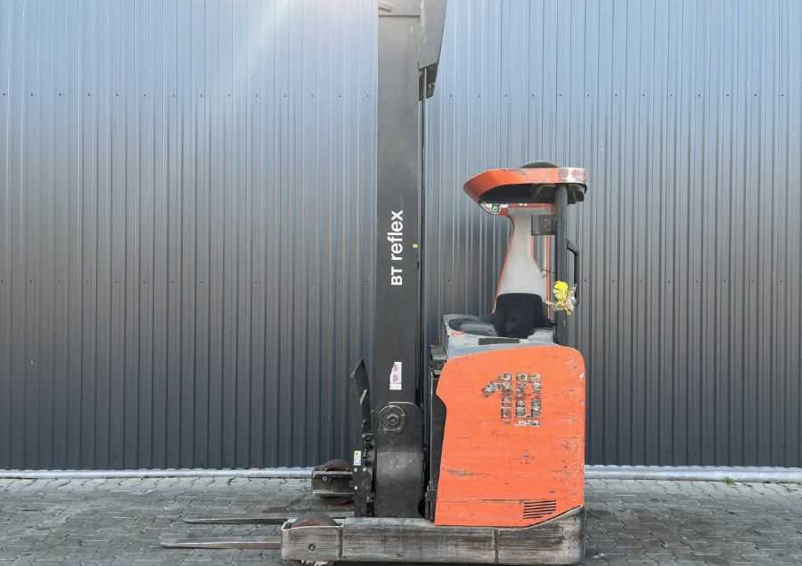BT RRE140H - Reach truck: picture 2 BT RRE140H - Reach truck: picture 2