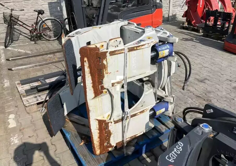 Cascade 33H-RDP-3A-38676 R0 - Clamp for Forklift: picture 1 Cascade 33H-RDP-3A-38676 R0 - Clamp for Forklift: picture 1