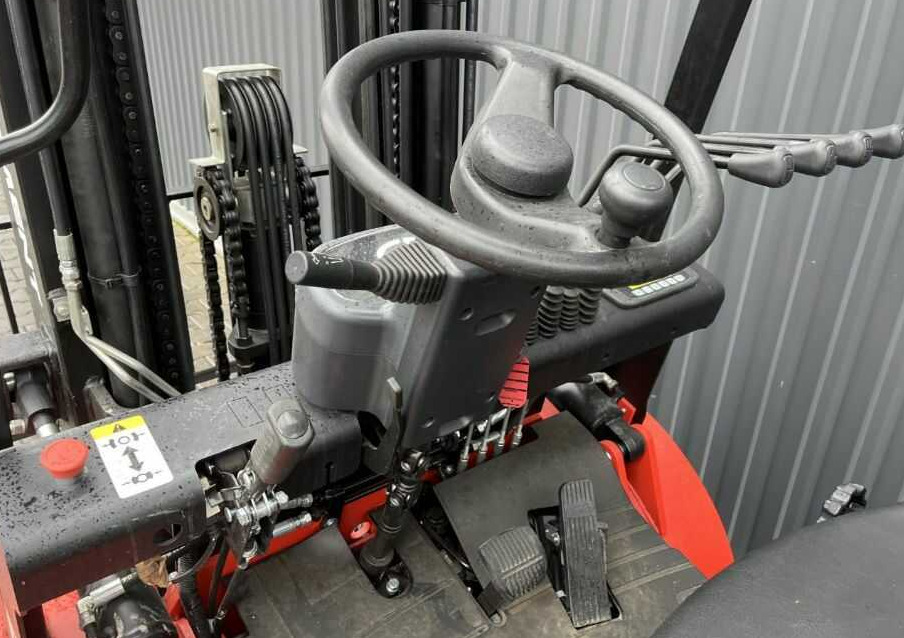 Electric forklift EP Equipment EFL302: picture 10 Electric forklift EP Equipment EFL302: picture 10