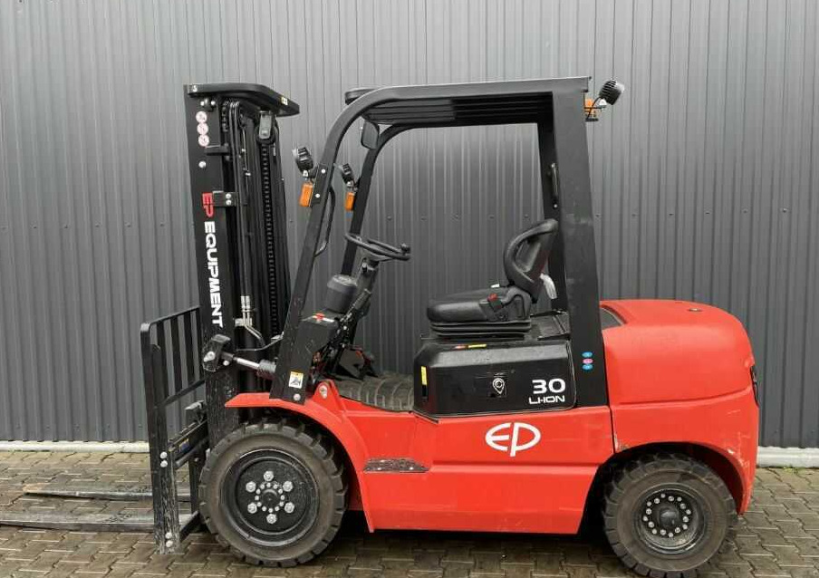 EP Equipment EFL302 - Electric forklift: picture 2 EP Equipment EFL302 - Electric forklift: picture 2