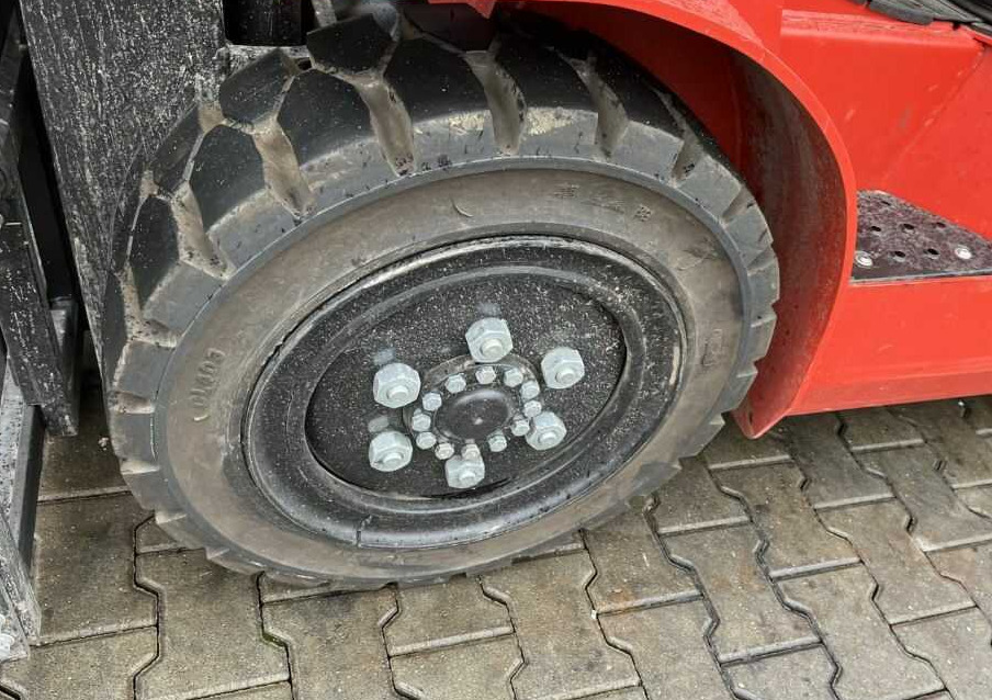 Electric forklift EP Equipment EFL302: picture 8 Electric forklift EP Equipment EFL302: picture 8