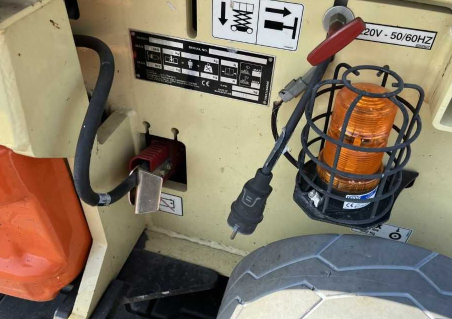JLG 2032ES - Scissor lift: picture 5 JLG 2032ES - Scissor lift: picture 5
