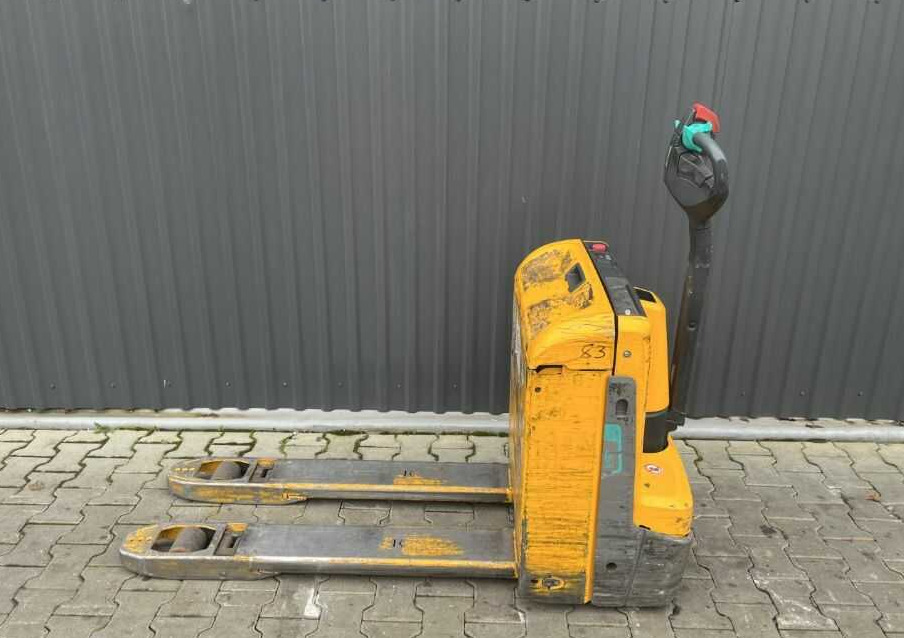 Jungheinrich EJE116 - Pallet truck: picture 2 Jungheinrich EJE116 - Pallet truck: picture 2