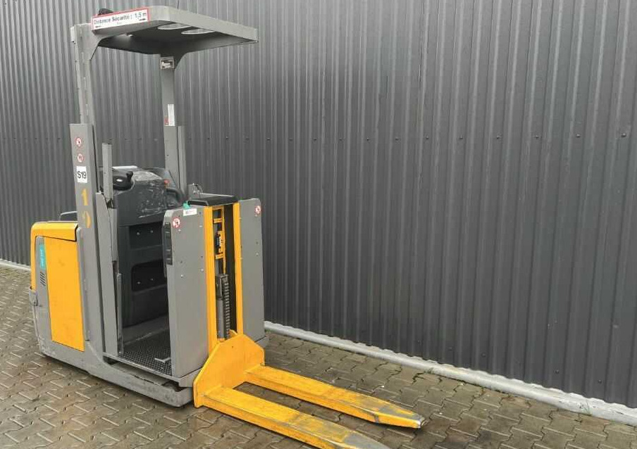 Jungheinrich EKS110 - Order picker: picture 3 Jungheinrich EKS110 - Order picker: picture 3