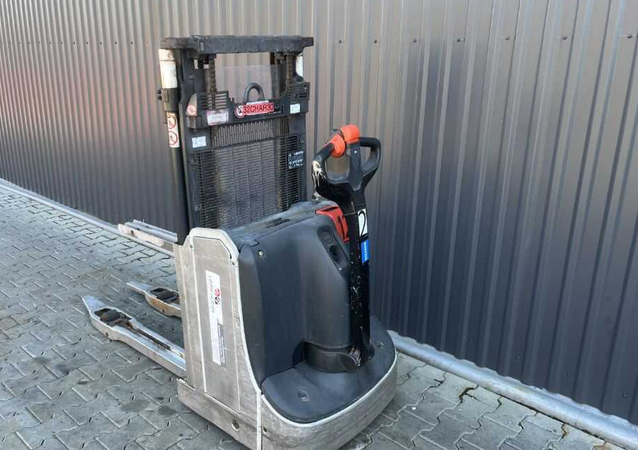 Linde D08 - Stacker: picture 3 Linde D08 - Stacker: picture 3