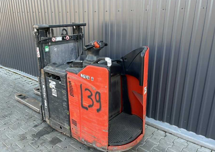 Linde D12HPSP - Stacker: picture 5 Linde D12HPSP - Stacker: picture 5