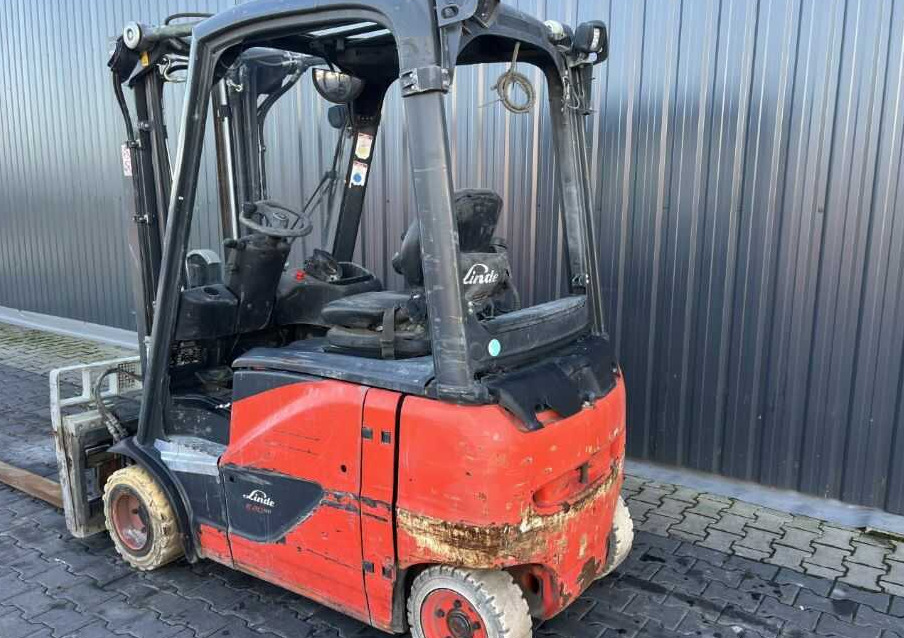 Linde E20PH-02 - Electric forklift: picture 3 Linde E20PH-02 - Electric forklift: picture 3