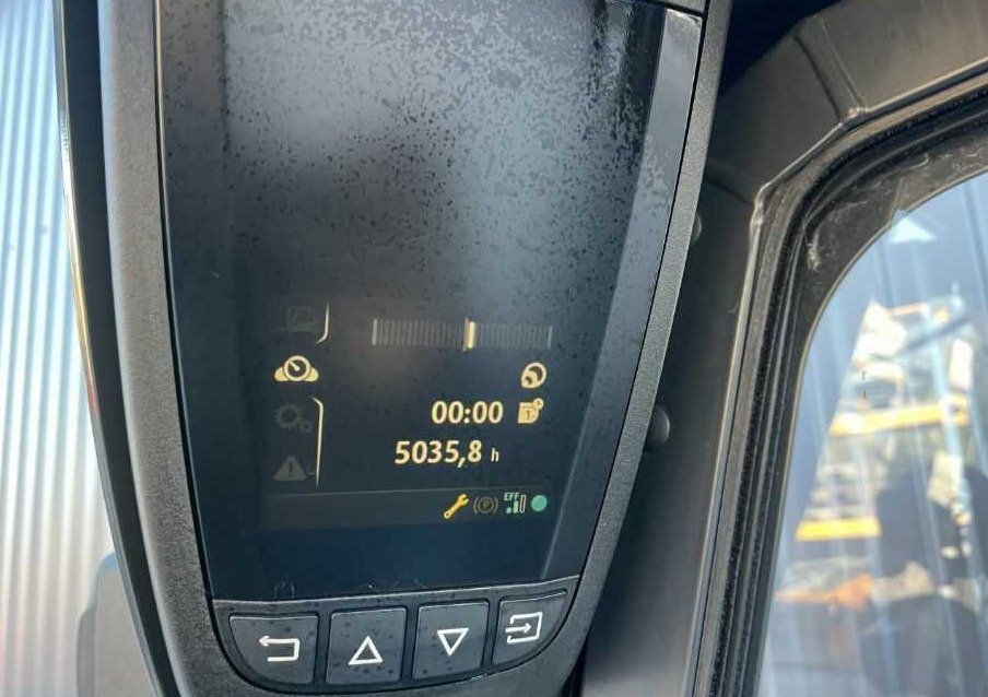 Linde E40H-01/600 - Electric forklift: picture 4 Linde E40H-01/600 - Electric forklift: picture 4