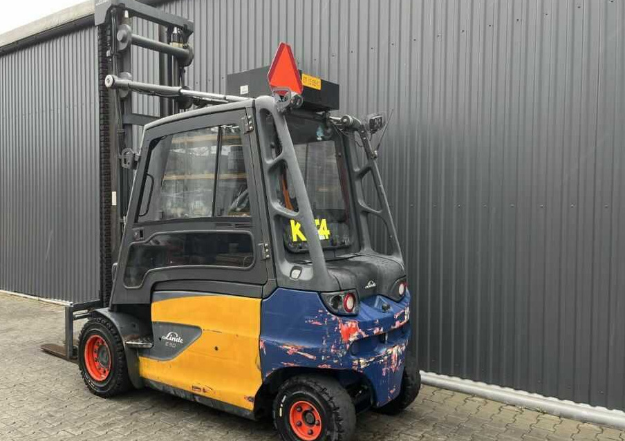 Linde E50HL-01/600 - Electric forklift: picture 3 Linde E50HL-01/600 - Electric forklift: picture 3