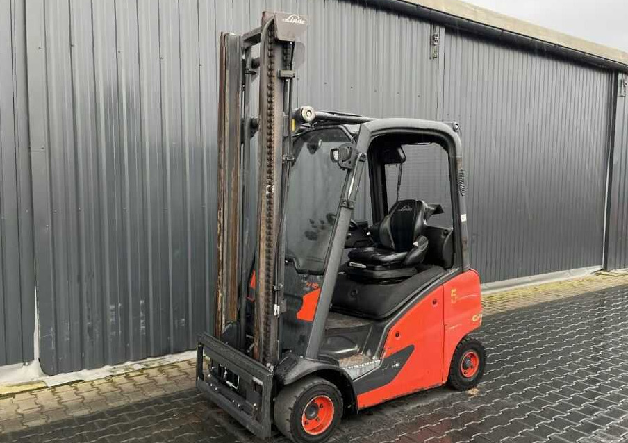 LPG forklift Linde H18T-01: picture 6