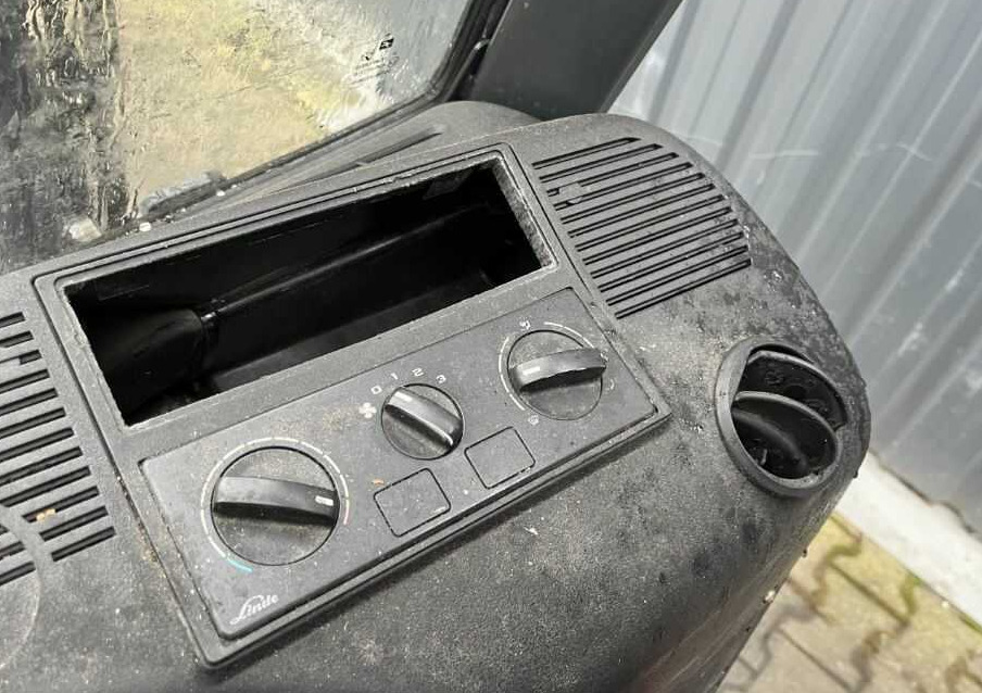 LPG forklift Linde H18T-01: picture 8