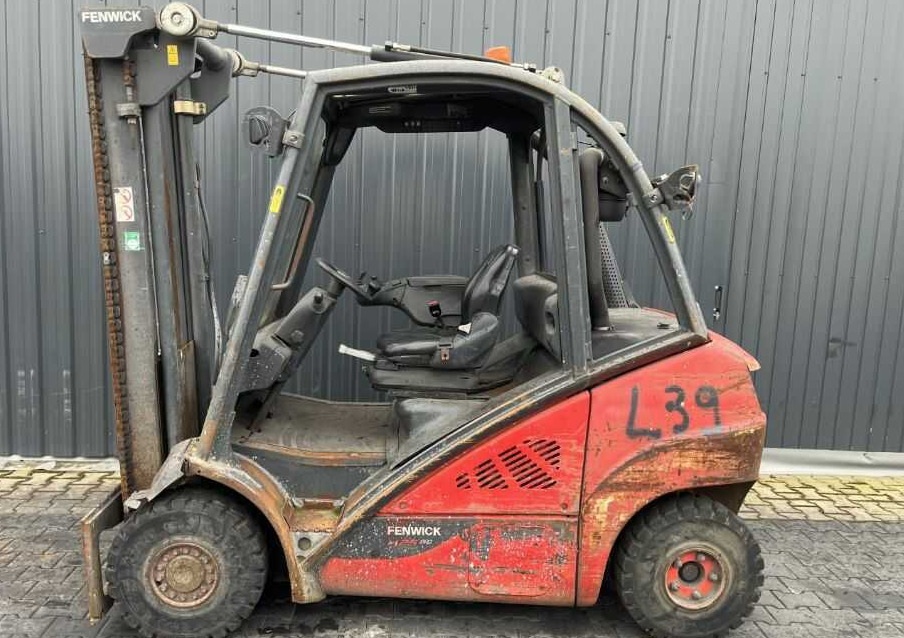 Linde H25D-02 - Diesel forklift: picture 3 Linde H25D-02 - Diesel forklift: picture 3