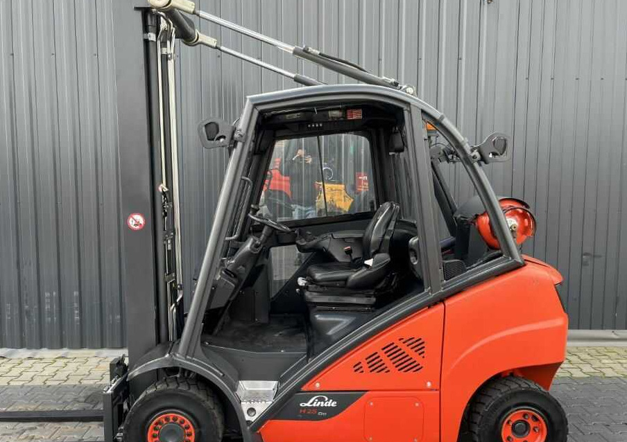 Linde H25T-02 - LPG forklift: picture 1 Linde H25T-02 - LPG forklift: picture 1