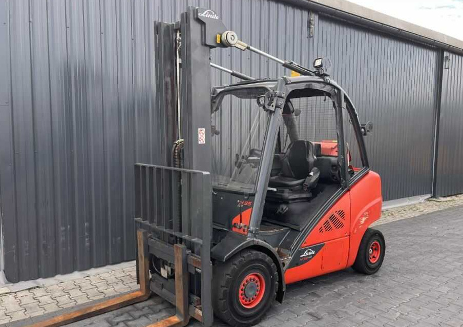 Linde H35T-02 - LPG forklift: picture 1 Linde H35T-02 - LPG forklift: picture 1