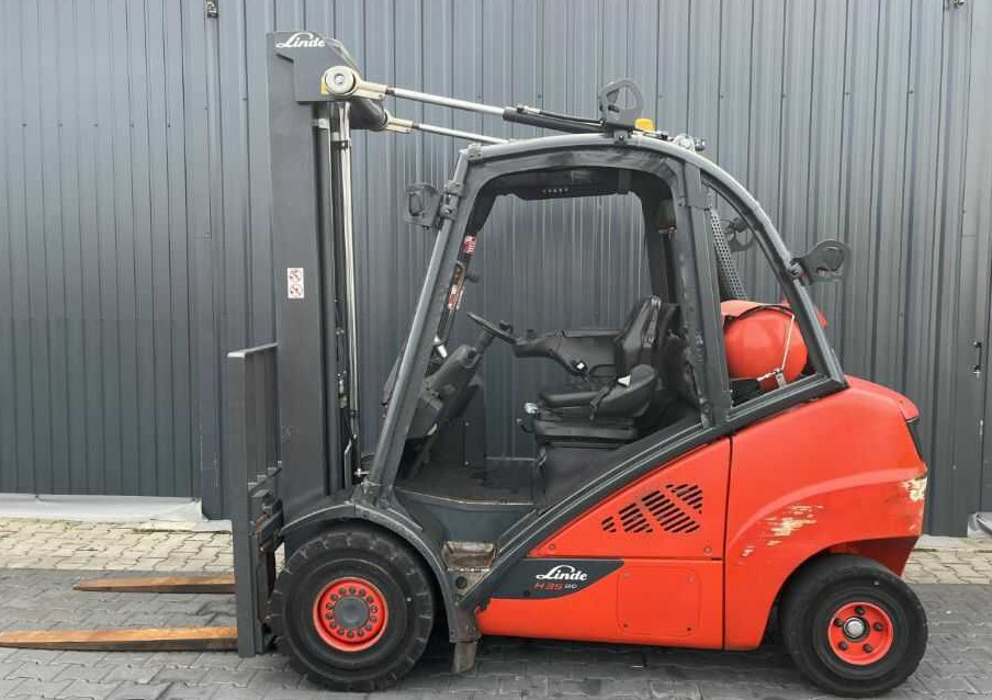 Linde H35T-02 - LPG forklift: picture 2 Linde H35T-02 - LPG forklift: picture 2