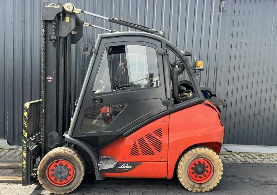 Linde H40T-02 - LPG forklift: picture 2 Linde H40T-02 - LPG forklift: picture 2