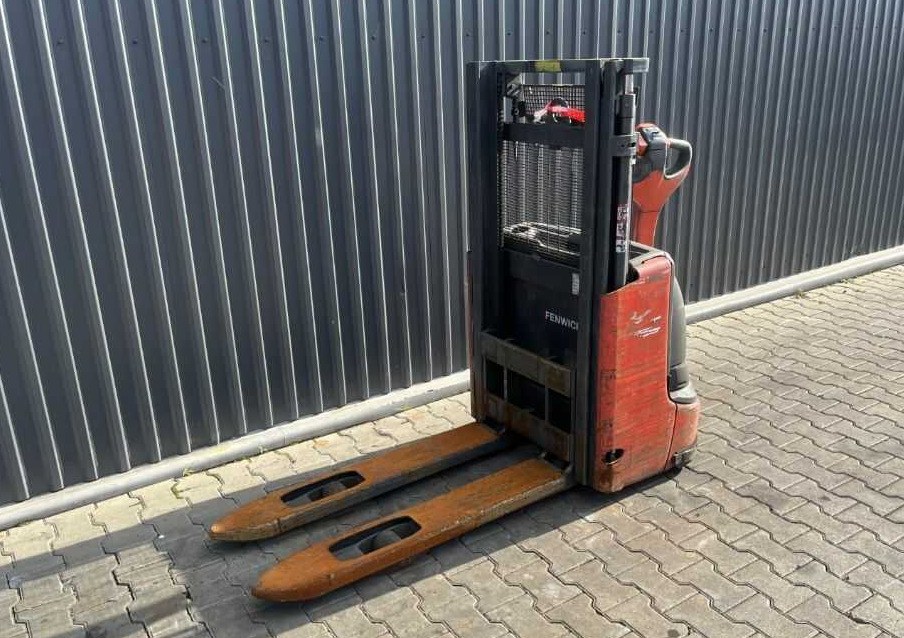 Linde L12 - Stacker: picture 1 Linde L12 - Stacker: picture 1