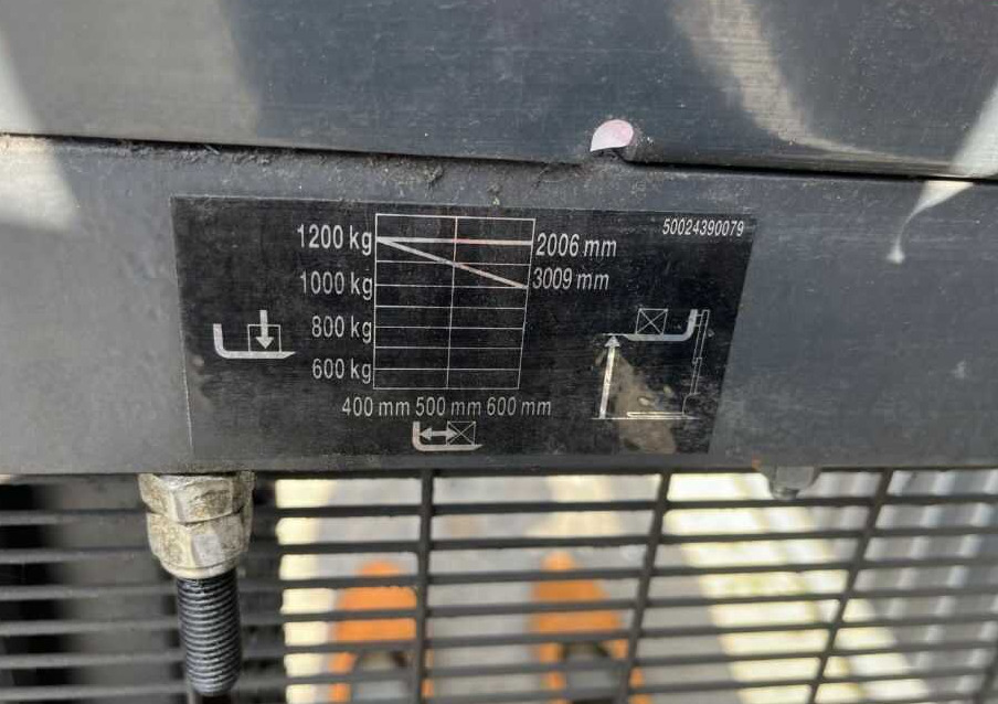 Linde L12 - Stacker: picture 5 Linde L12 - Stacker: picture 5