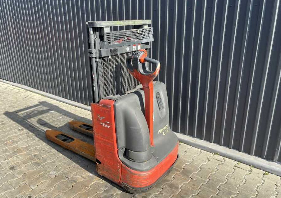 Linde L12 - Stacker: picture 3 Linde L12 - Stacker: picture 3