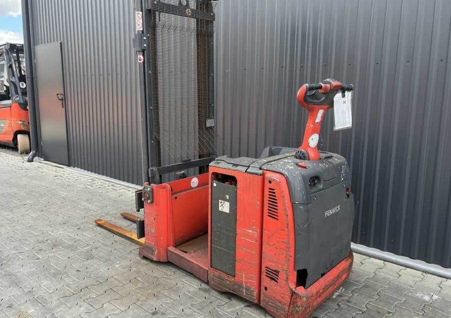 Linde L12AC - Stacker: picture 3 Linde L12AC - Stacker: picture 3