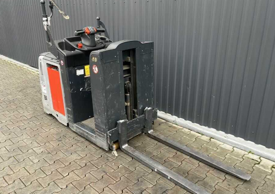 Linde V08-02 - Order picker: picture 3 Linde V08-02 - Order picker: picture 3