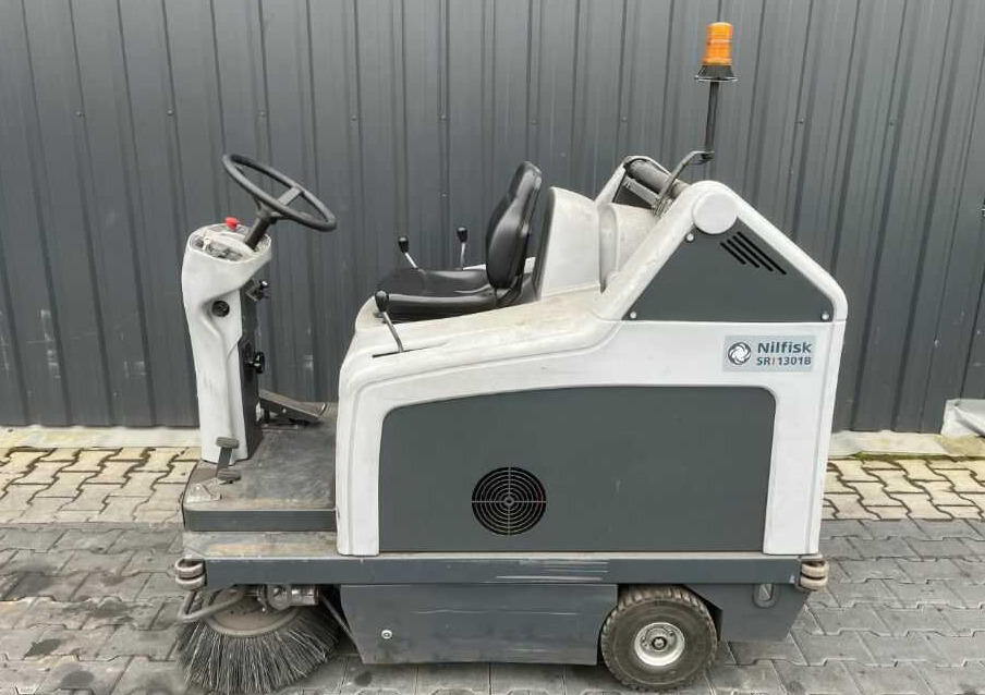 Nilfisk SR1301B - Industrial vacuum cleaner: picture 2 Nilfisk SR1301B - Industrial vacuum cleaner: picture 2
