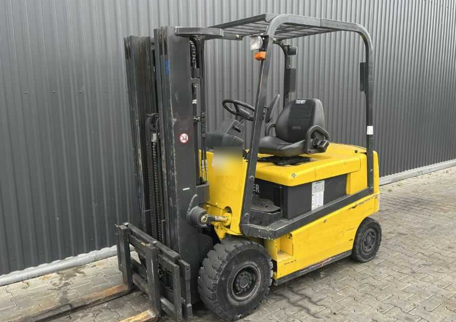 Nissan Q02L25CU - Electric forklift: picture 1 Nissan Q02L25CU - Electric forklift: picture 1