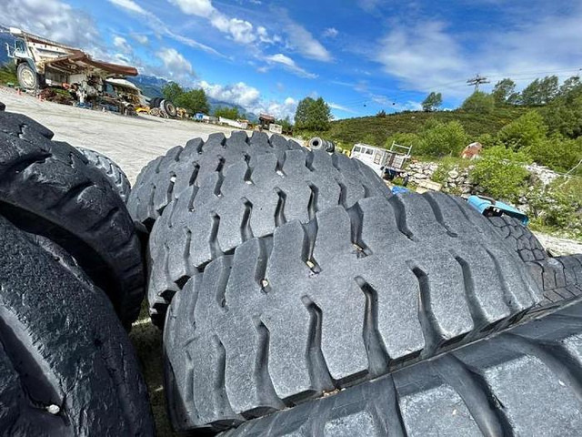 Bridgestone 30.00R51 - Wheels and tires: picture 2 Bridgestone 30.00R51 - Wheels and tires: picture 2