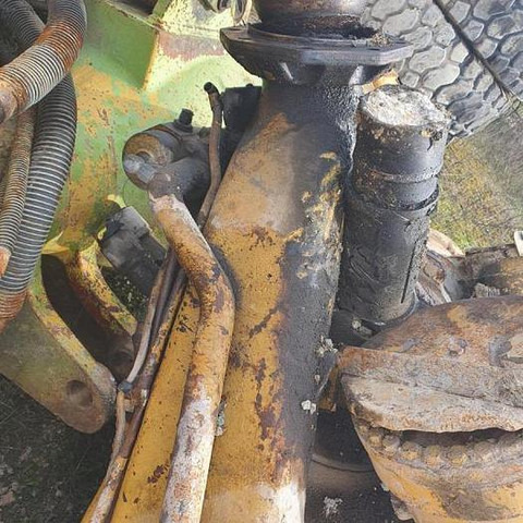 Caterpillar HG/08 VERRIN BENNE 769C 769D 771C 771D - - Axle and parts: picture 2 Caterpillar HG/08 VERRIN BENNE 769C 769D 771C 771D - - Axle and parts: picture 2