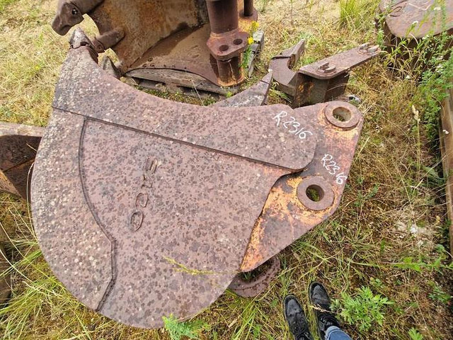 Esco Liebherr 912 - Excavator bucket: picture 2 Esco Liebherr 912 - Excavator bucket: picture 2