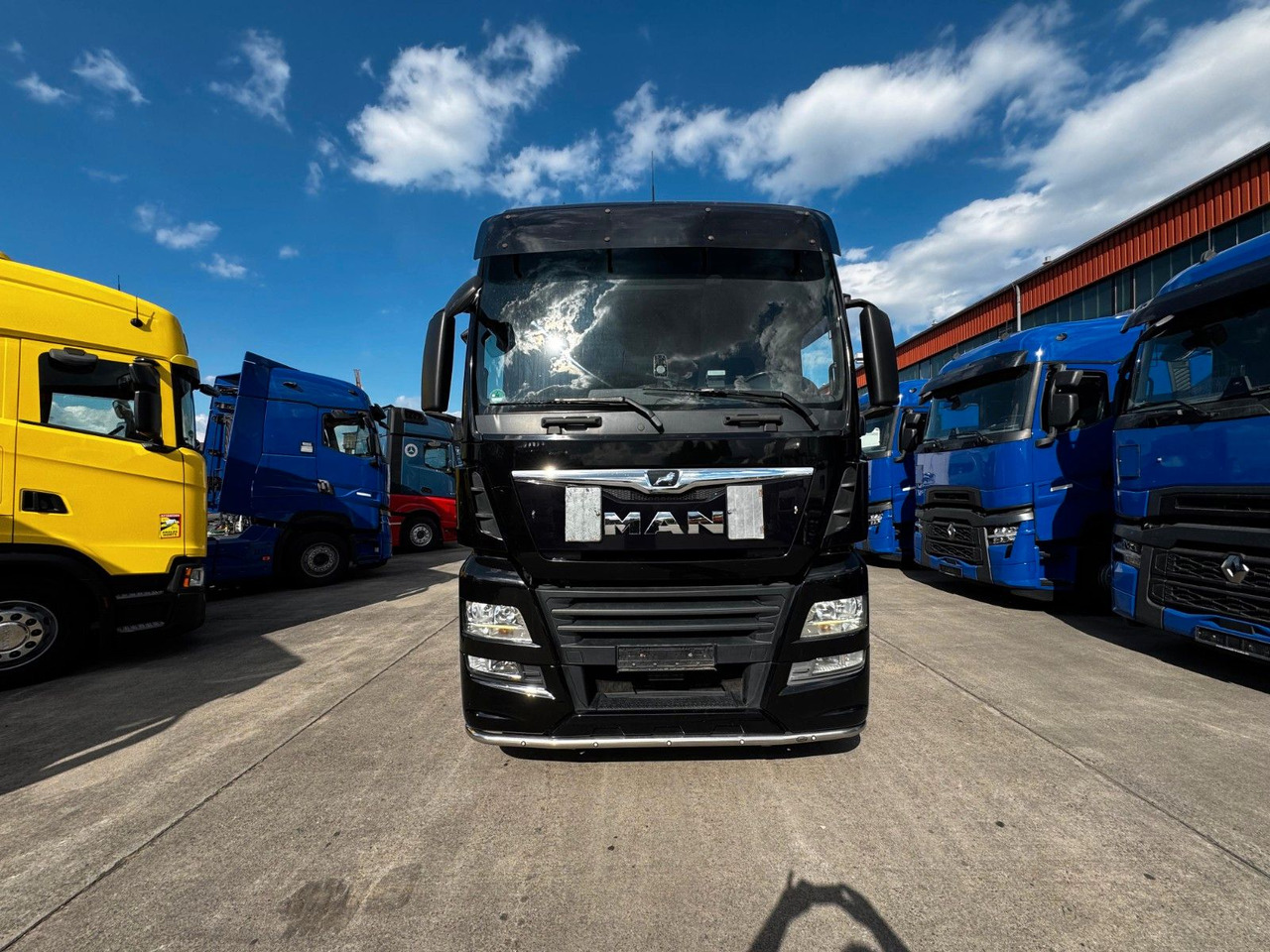 MAN TGX 18.500 * XXL * VOLLVERKLEIDUNG * - Tractor truck: picture 4 MAN TGX 18.500 * XXL * VOLLVERKLEIDUNG * - Tractor truck: picture 4