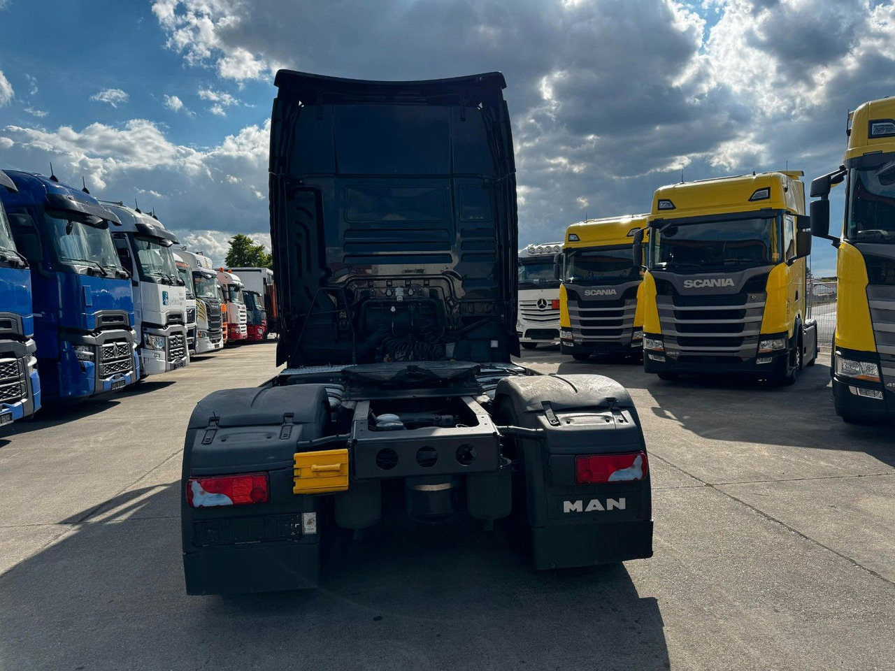 MAN TGX 18.500 * XXL * VOLLVERKLEIDUNG * - Tractor truck: picture 5 MAN TGX 18.500 * XXL * VOLLVERKLEIDUNG * - Tractor truck: picture 5