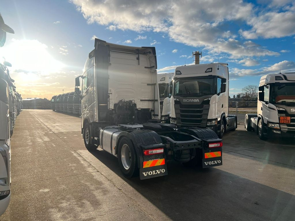 Volvo FH 500 * GLOBETROTTER * 2x TANK * - Tractor truck: picture 4 Volvo FH 500 * GLOBETROTTER * 2x TANK * - Tractor truck: picture 4