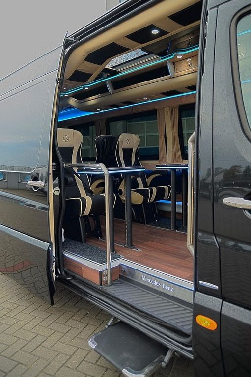 Mercedes-Benz Sprinter 319 VIP 8+1 Mercedes-Benz Sprinter 319 VIP 8+1 - Minibus, Passenger van: picture 5 Mercedes-Benz Sprinter 319 VIP 8+1 Mercedes-Benz Sprinter 319 VIP 8+1 - Minibus, Passenger van: picture 5
