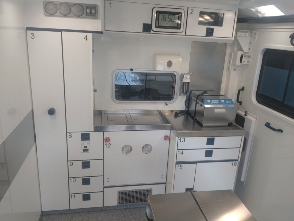 Ambulance Mercedes-Benz Sprinter 519   Tierarzt  Garantie: picture 16
