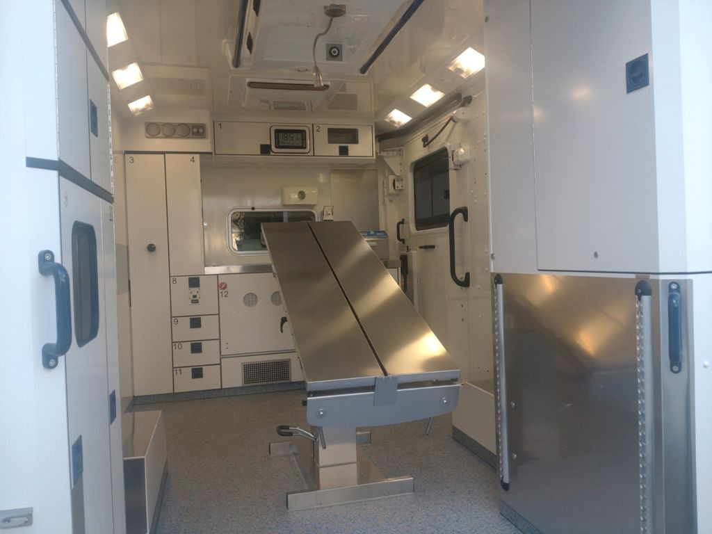 Ambulance Mercedes-Benz Sprinter 519   Tierarzt  Garantie: picture 19