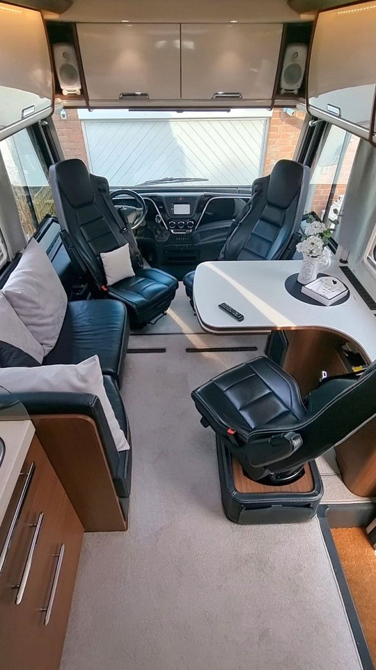 Niesmann + Bischoff Flair 880 BE - Integrated motorhome: picture 2 Niesmann + Bischoff Flair 880 BE - Integrated motorhome: picture 2