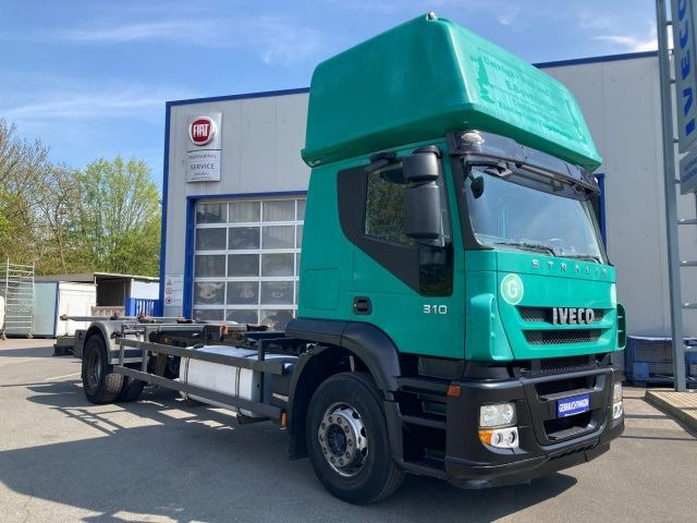 Iveco Stralis AT190S31/FP CM TOPSLEEPER Euro5 Intarder Iveco Stralis AT190S31/FP CM TOPSLEEPER Euro5 Intarder - Container transporter/ Swap body truck: picture 1 Iveco Stralis AT190S31/FP CM TOPSLEEPER Euro5 Intarder Iveco Stralis AT190S31/FP CM TOPSLEEPER Euro5 Intarder - Container transporter/ Swap body truck: picture 1