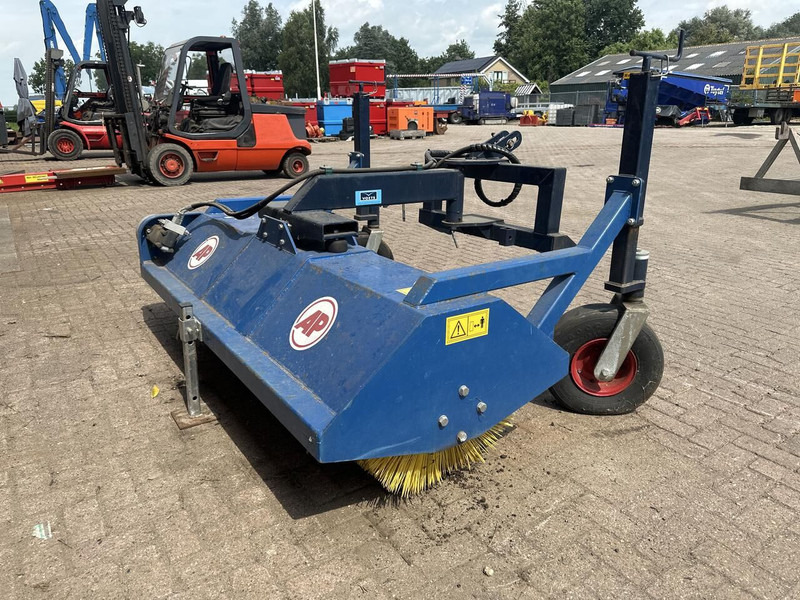 Bezem - Gebruikt - Broom: picture 4 Bezem - Gebruikt - Broom: picture 4