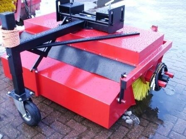 HEFTRUCK + shovel bezems - Broom: picture 1 HEFTRUCK + shovel bezems - Broom: picture 1